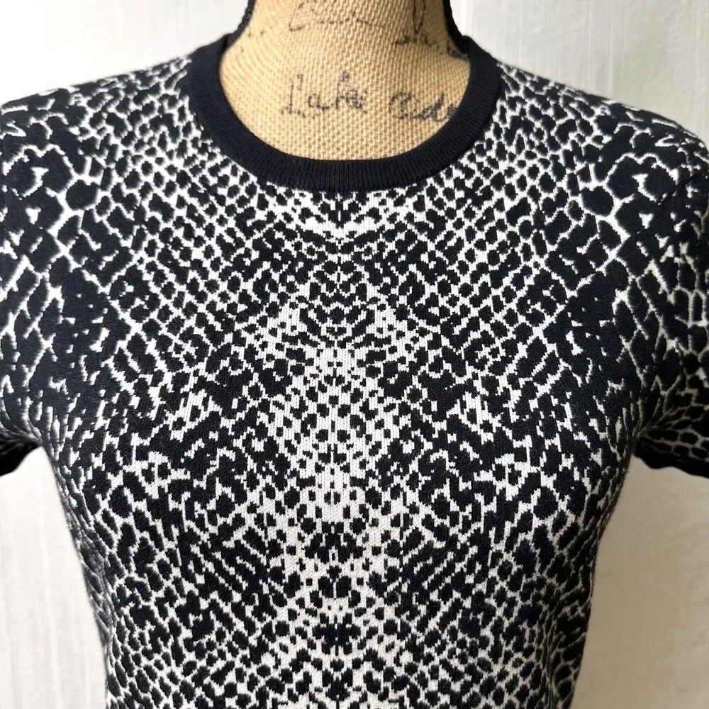 Manoush Women's Blake & White Snake Print Knit Short Sleeve Sweater Top Sz L